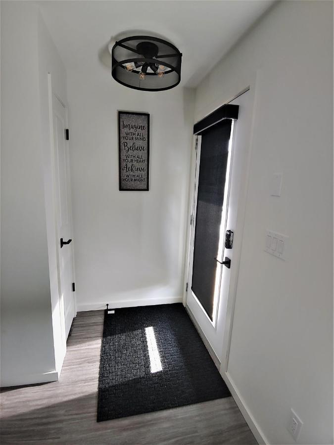 Serene 2 Bedroom Condo With Balcony And Lakeview Γουίνιπεγκ Εξωτερικό φωτογραφία