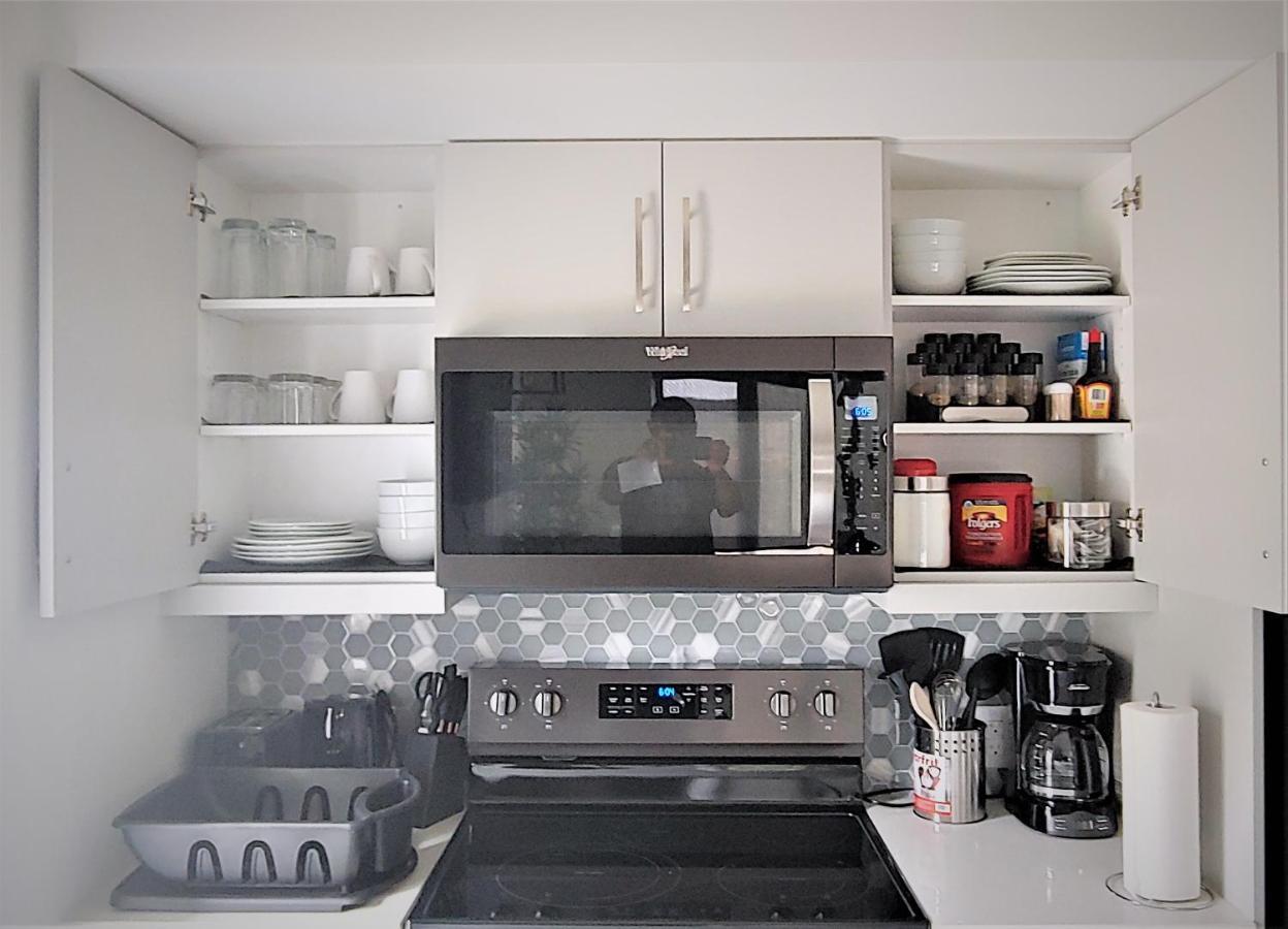 Serene 2 Bedroom Condo With Balcony And Lakeview Γουίνιπεγκ Εξωτερικό φωτογραφία