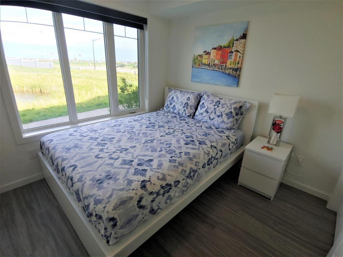 Serene 2 Bedroom Condo With Balcony And Lakeview Γουίνιπεγκ Εξωτερικό φωτογραφία