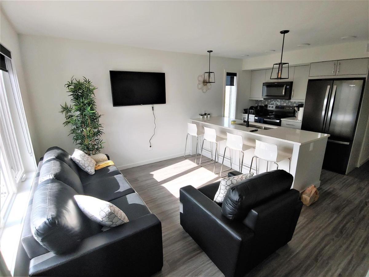 Serene 2 Bedroom Condo With Balcony And Lakeview Γουίνιπεγκ Εξωτερικό φωτογραφία